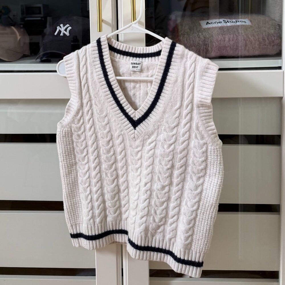 Aritzia Sunday Best Women's Winston Sweater Vest - Size S